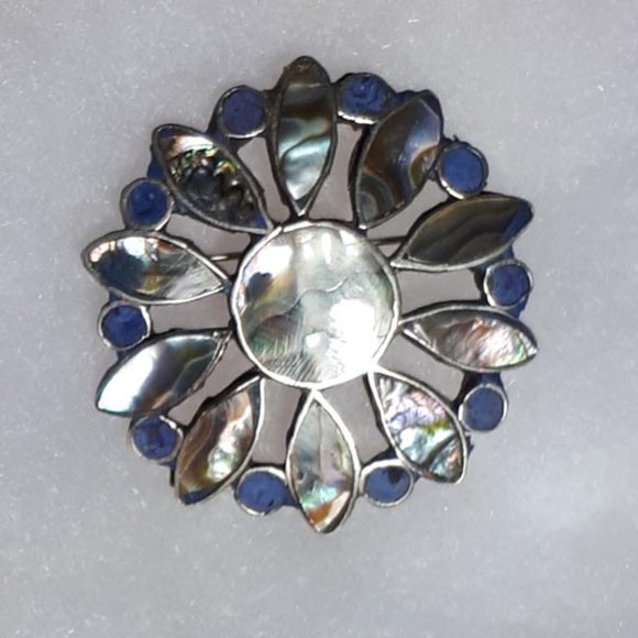 Vintage “Mother of Pearl” and lapis lazuli  brooch. Sterling silver. - Picture 1 of 4